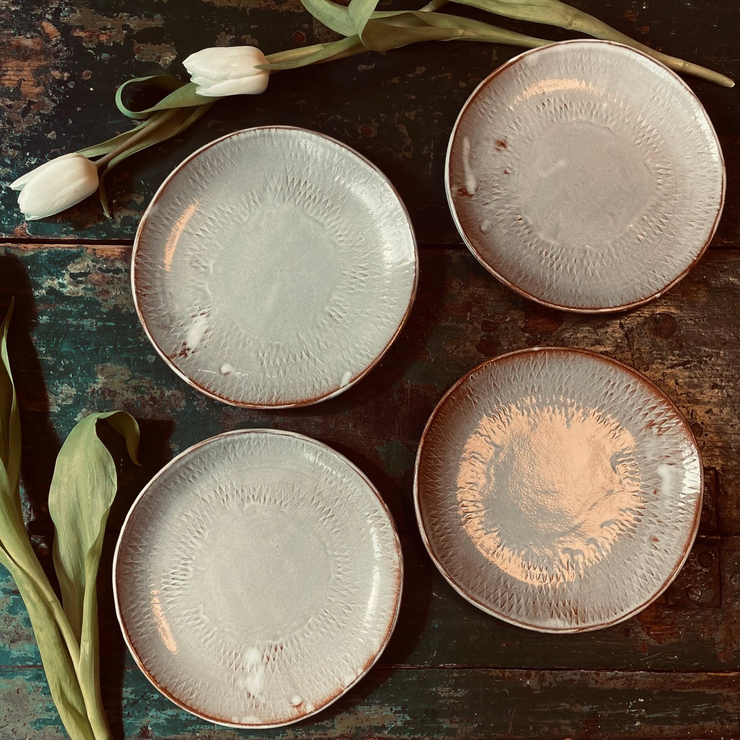 Set of four dessert plate