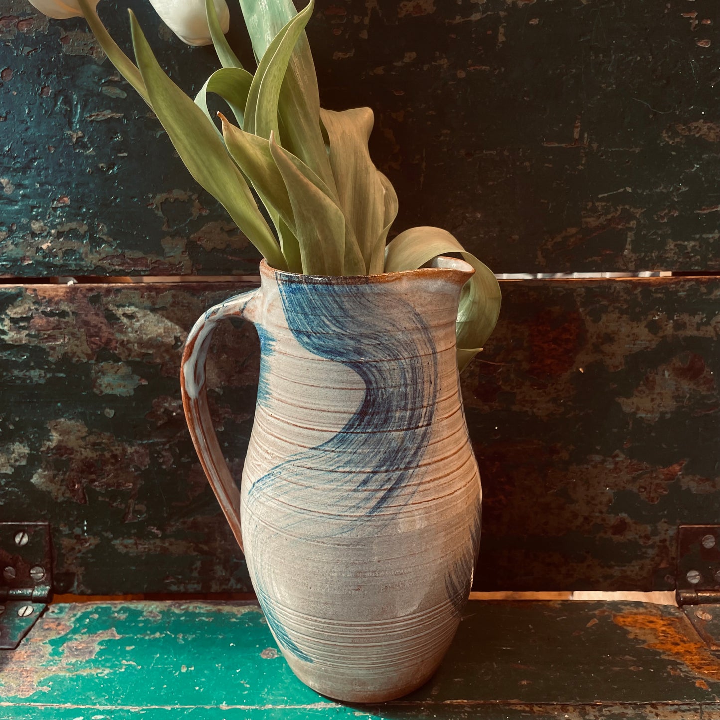 Waves jug